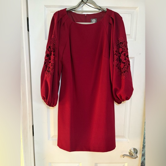 Sheath Dress ,Lace Sleeve 
Vince Camuto Size 10 - Picture 6 of 6